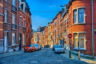 街红色的砖房子躺比利时三国Hdr