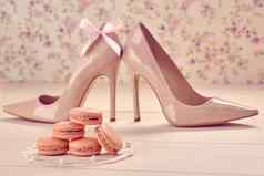女人生活必需品时尚高高跟鞋马卡龙
