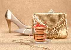 马卡龙奢侈品闪亮的鞋子手提包黄金古董