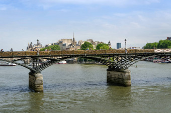 甲板的艺术驾驶台的艺术桥河他的巴黎