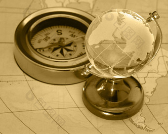 古老的指南针全球