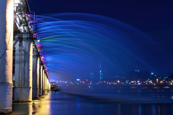 彩虹喷泉显示半坡桥首尔心灵之歌韩国