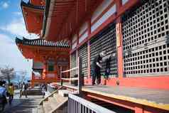 男人。清洁维护清水寺寺庙《京都议定书》日本