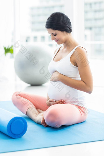 怀孕了女人触碰胃锻炼
