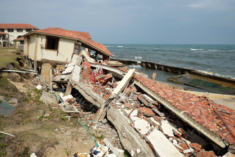 侵蚀气候改变破碎的建筑嗨越南
