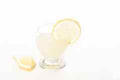 排毒肝玻璃柠檬汁饮食