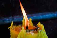 现实的蜡烛发光的蜡烛火焰火光寺庙