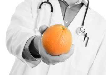 营养学家医生给橙色孤立的