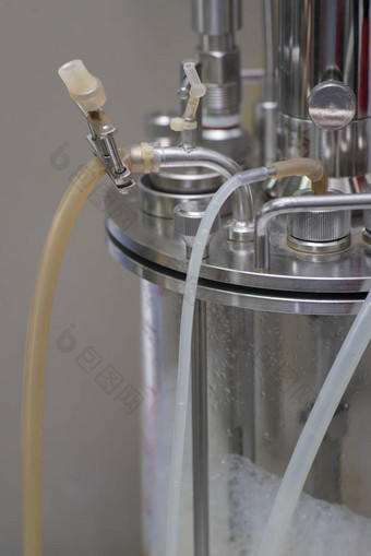 玻璃烧杯设备油管实验室