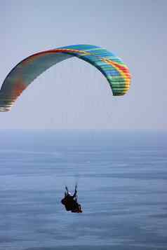 串联跳伞mediterrean海