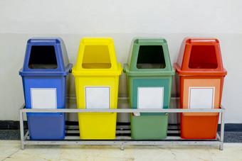 彩色的滑轮垃圾箱集浪费图标