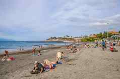 tenerife西班牙12月人日光浴海滩度假胜地playa这些美洲12月