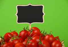 红色的西红柿价格标志绿色