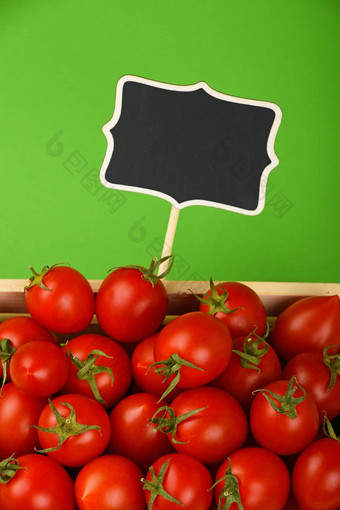 红色的西红柿盒子价格标志绿色