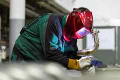 工业工人焊接金属工厂