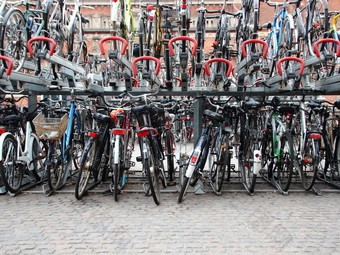 自行车城市停车甲板