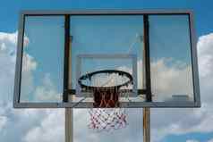 篮球户外篮球法院网希望环董事会户外蓝色的天空