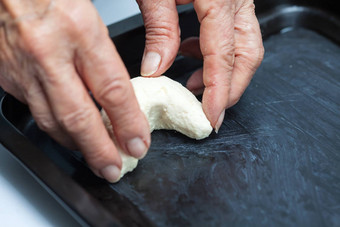 放置哥伦比亚木薯面包潘德尤卡烘焙表