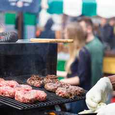 牛肉汉堡烤食物摊位烧烤