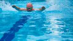 运动游泳运动员培训游泳池