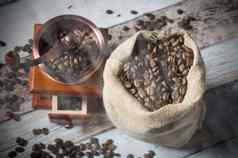 咖啡磨床烤豆子古董机作文
