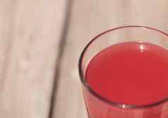 粉红色的玻璃红色的西瓜水果汁