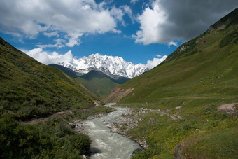 徒步旅行山