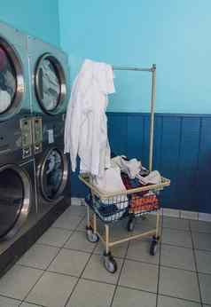 洗衣服干燥自助洗衣店