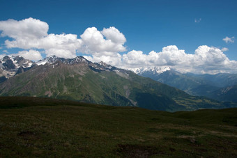 徒步旅行山