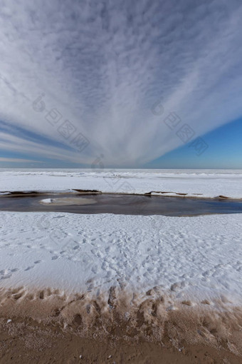 冬天雪海海岸波罗的海海拉脱维亚索尔克拉斯蒂