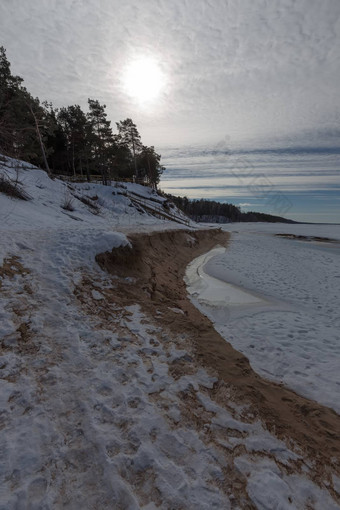 冬天雪海海岸波罗的海海拉脱维亚索尔克拉斯蒂