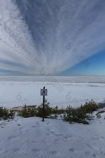 冬天雪海海岸波罗的海海拉脱维亚索尔克拉斯蒂