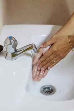 女人洗手清洁手卫生