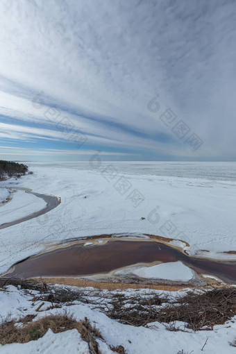 冬天雪海海岸波罗的海海拉脱维亚索尔克拉斯蒂