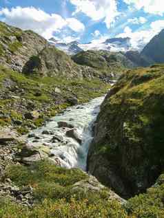 高山山水流瑞士