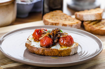 crostini<strong>烤</strong>番茄