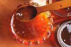 蜂蜜罐子木勺子蜂蜜