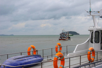 环生活男孩大船义务船设备个人浮选设备防止溺水橙色救命稻草甲板巡航旅行岛