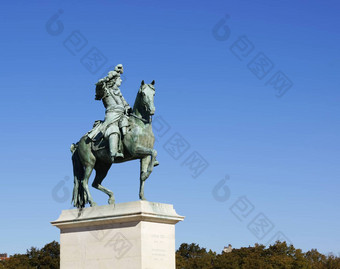 雕像路易十四