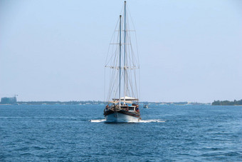 航海景观复古的帆船海旅行航行游艇奢侈品生活方式<strong>夏天海滨</strong>岛屿软光效果