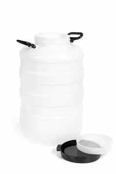 白色塑料桶