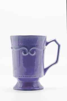 破旧的紫罗兰色的杯孤立的白色背景
