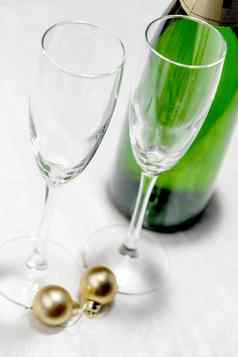 眼镜瓶香槟黄金圣诞节球秘密地