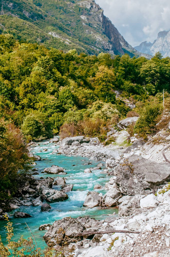 瓦尔博纳河北阿尔巴尼亚国家公园吸引力流动河<strong>冷清</strong>晰<strong>的</strong>水