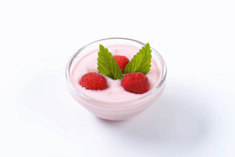 碗树莓酸奶