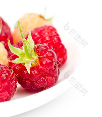 <strong>一盘新鲜</strong>的树莓白色