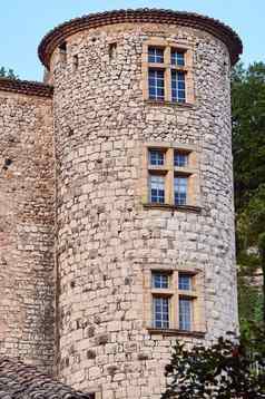 塔中世纪的石头城堡