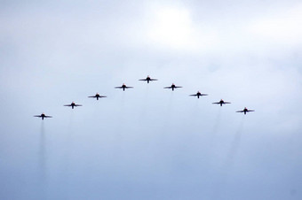 红色的箭头英国皇家空军空中<strong>分列</strong>女王费尔洛普水域