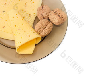切片奶酪使压碎核桃核桃