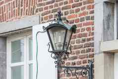 中世纪的照亮街灯笼